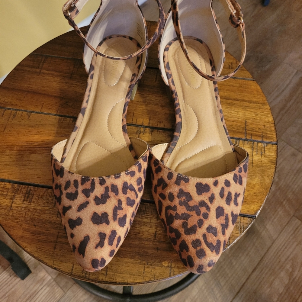 Shoes - Picture 2 of 3